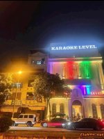 Karaoke Level , rổ giá ổn , tay vịn ok