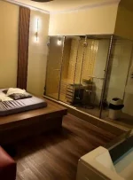 Review Queen Q1 và ktv 62