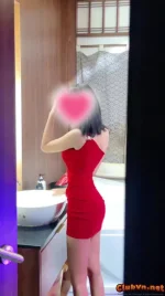 Váy đỏ có chứng tỏ hàng ngon? Chỉ biết lần này phải nuốt nước miếng khi gặp em