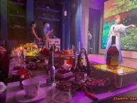KTV bên Trung làm căng quá các ông ơi